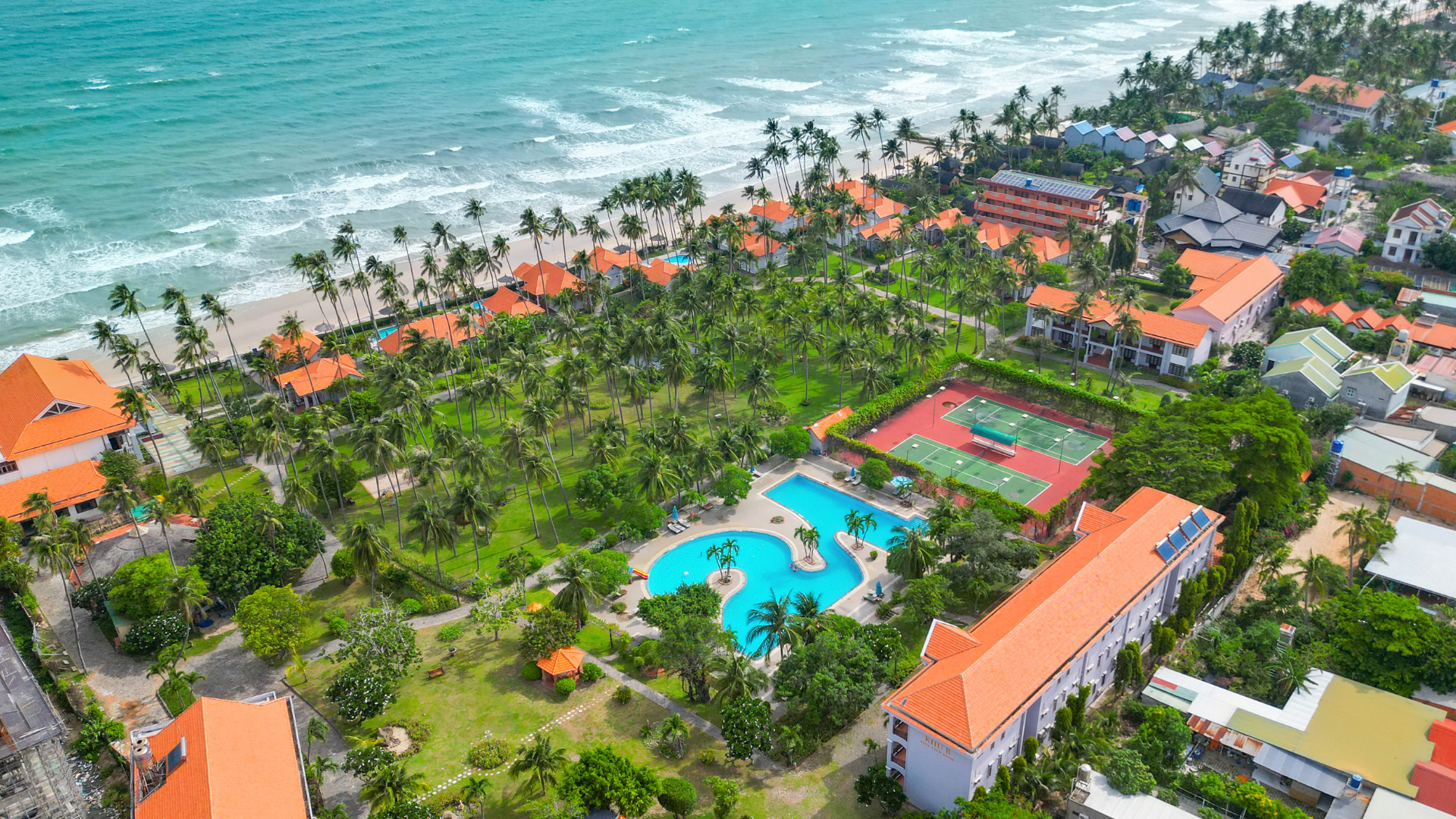 MUINE CENTURY BEACH RESORT